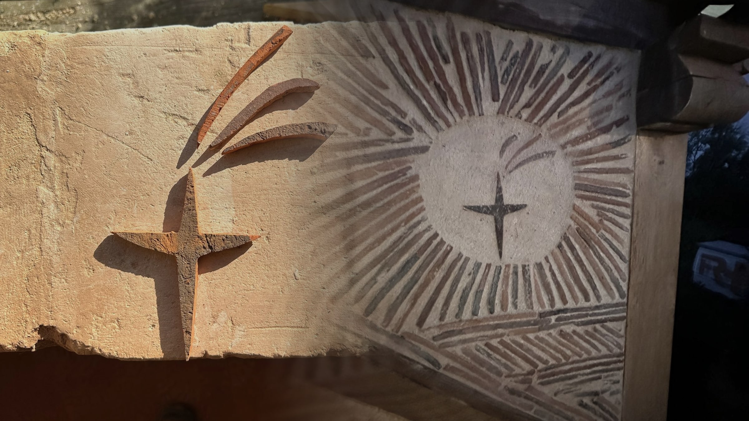 Detail de renovation en pierre avec motif artisanal